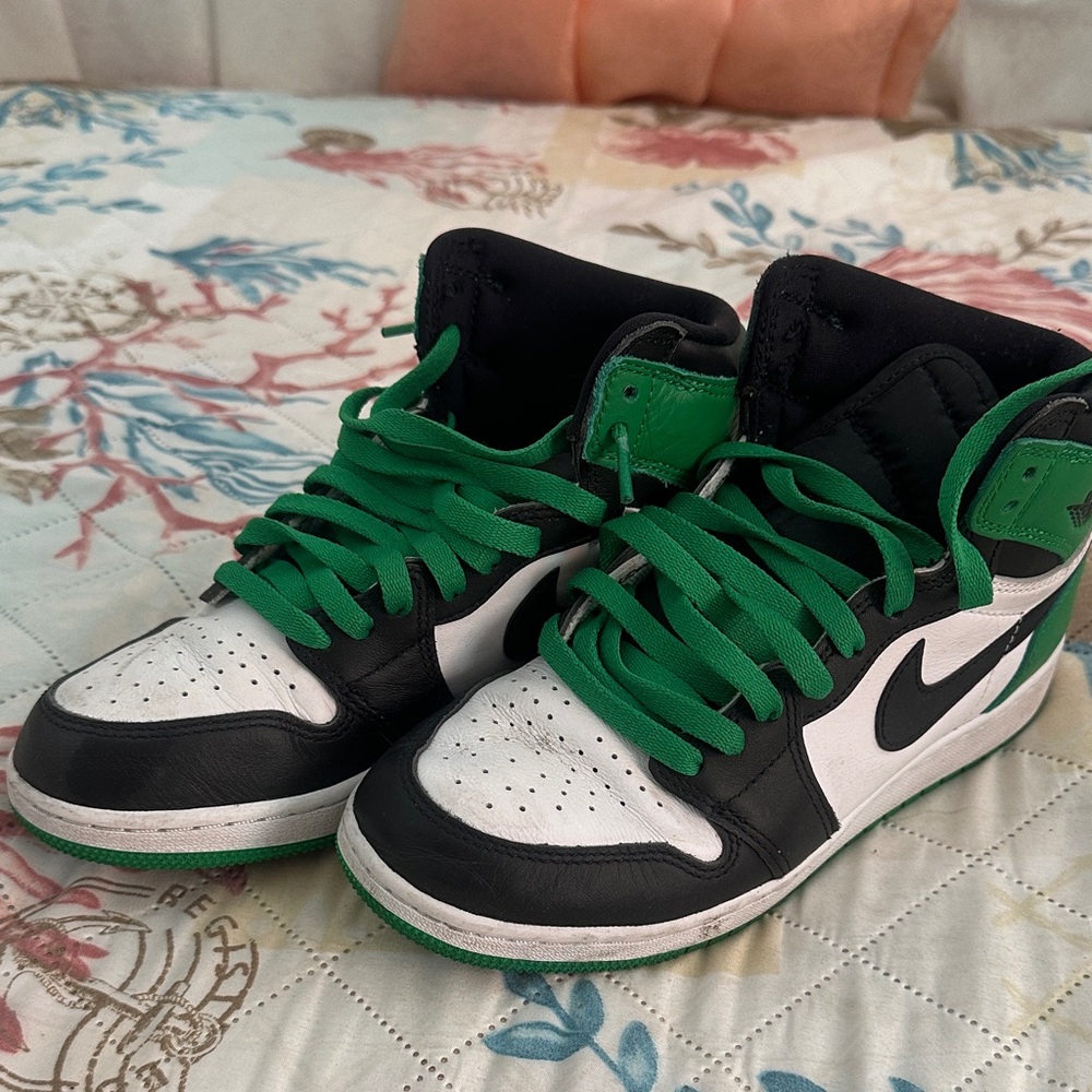 Nike Kids Black, White, and Green Sneakers